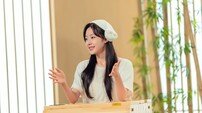 채원빈, 누적 매출 1조 쇼호스트 변신…완판 열정 폭발