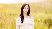 ’느린 감성’… HYNN, 웹예능 ‘월간다음’ 단독 MC 발탁 