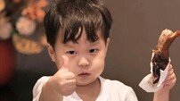 ‘김준호 子’ 정우, 먹방계 샛별 등장…‘닭머리’ 먹더니 “맛있어” (슈돌)