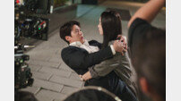신혜선♥공명, B컷에서도 엉겨붙어…어머어머 (은밀한 감사)
