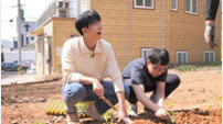 이승기, 텃밭 일꾼으로 변신…물 나르고 수확까지 (동행)