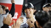 “현수 데리고 있던 감독들 좋겠어요”…팀 KT 단단하게 뭉치는 베테랑 효과 [SD 수원 브리핑]