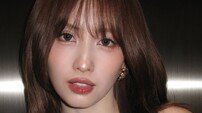트와이스 모모, 강렬한 레드 드레스…섹시 팡팡 [DA★]