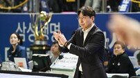 ‘박지수 없으면 안된다’ 편견 깬 김완수 감독의 철저한 준비, KB스타즈 3번째 통합우승 이끌었다 [SD 용인 라이브]