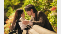 담벼락 키스 12.7%, 요트 키스 13.4%..아이유· 변우석 키스신이 만든 ‘대군부인’ 치트키