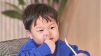 ‘김준호 子’ 정우, 까나리 먹고 엄지 척…김종민도 깜놀 (슈돌)