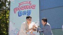유준원 상상인 대표, ‘상상휠 하모니 오케스트라’에게 감사패 받은 사연