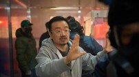 ‘군체’ 연상호 감독 “집단 지성으로 움직이는 생명체에 맞서는 인간의 협력 담아”