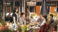 변우석, 예비 처가 첫 식사…♥아이유 돌발 행동에 ‘당황’ (대군부인)