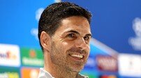 ‘승점 5점 차’ 점점 다가오는 아스날의 EPL 정상 등극→‘22년 만’