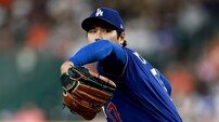 ‘2피홈런’ 오타니, 하이 퀄리티 스타트에도 패전 ‘타석에 서야 하나’