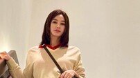 김혜수, 다리가 몇 미터야…압도적 각선미 [DA★]