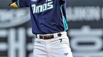 “주원아, 너 요즘 뭐 신경 써?” 이호준 NC 감독, ‘슬로 스타터’ 김주원 이른 활약에 반색