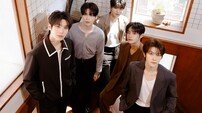 제로베이스원 ‘선출직 아이돌 결정체’ 팬심 받들어 자발적 결사체로[SD 인터뷰]