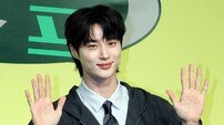 변우석 “새로운 모습 보여드릴 것…유재석과 함께 설레” (유재석 캠프)