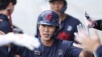 롯데 전민재, 이로운 상대로 데뷔 첫 만루홈런 폭발 [SD 인천 라이브]