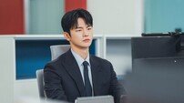 냉랭 눈빛+칼각 슈트핏…서인국, 냉미남 상사의 정석 (내일도 출근!)