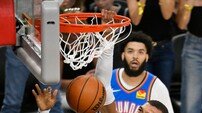 NBA WCF 4차전 3Q까지 31점 웸반야마의 폭발…OKC 82점으로 묶고 안방서 연패 막은 샌안토니오 시리즈 전적 2승2패 동률