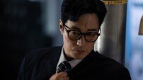 ‘딸 바보’ 소지섭, 굴욕의 멱살잡이…첫 등장 (김부장)