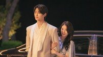 “역사 왜곡 퇴출” vs “과도한 검열”…‘21세기 대군부인’ 전면 폐기 두고 ‘팽팽’