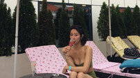 ‘쌍둥이맘’ 한그루, 비키니가 감당 못하는 건강美 ‘부럽다’