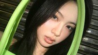 “에르메스 아니야?”…20년 만에 돌아온 ‘젤리 퍼킨백’