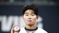 손목 힘으로 151㎞ 밀어 홈런…KT가 발견한 재능 이재원, 데뷔 첫 타석부터 KBO 최초 역사