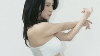 송지효, 속옷 브랜드 대표답네…탄탄 몸매 공개 [DA★]