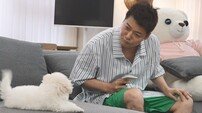 전현무, 70일 강아지에 푹 빠졌다…‘무버지 미소’ 폭발