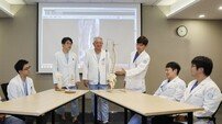 허리 통증, 나이 탓만 하다 치료 시기 놓친다