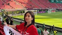 ‘워터밤 여신’ 권은비, 이번엔 멕시코서 포착…“대한민국 가자” [DA★]