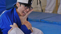 유재석 발바닥 키스 수준…양세찬은 나체 투혼 (런닝맨)