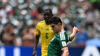 [북중미WC] ‘퇴장’ CB 세사르 몬테스 없는데 ‘부상’ RB 이스라엘 레예스도 출전 불투명…심각한 고민에 빠진 멕시코, 와해된 수비진을 어찌하오?