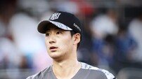 “그 직구로 왜 맞지”…문제는 멘탈? ‘구위·구종 다 갖춘’ 스기모토 향한 아쉬움 [SD 수원 브리핑]