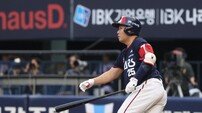 3루 훔치다 엄지 꺾인 두산 양의지, 최소 나흘간 수비 휴식…“다들 깜짝 놀라”