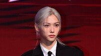 스키즈 필릭스, ‘용복이 사인’으로 이뤄낸 4300만 원의 기적