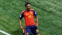 ‘야말 월드컵 데뷔골’ 스페인, 사우디 4-0 대파 ‘오야르사발 2골-1도움’