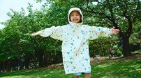 노스페이스 레인코트, 트렌치코트인 척 출근했다 폭우 막는 반전