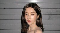 권은비, 시스루 드레스도 완벽 소화…우아美 폭발 [DA★]