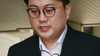 김호중, 30일 가석방 출소 ‘모범수 환영’ 속  싸늘한 시선도