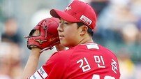 “신인 같지 않은 신인” SSG에 희망 던진 1라운더 김민준, ‘팀 타율 1위’ KT 잡고 데뷔 첫 승 [SD 수원 스타]