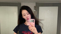 다솜 짧은 상의에 납작배 드러내…늘씬 건강미 부러워