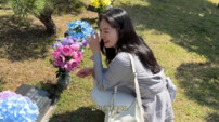 ‘전진♥’ 류이서, 시부 故 찰리박 앞 끝내 눈물…“충재 행복하게 하겠습니다”