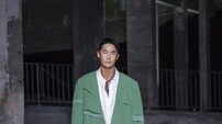 배정남, 모델 DNA 빛났다…파리 패션위크 시선 집중