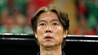‘역대 최악의 성적’ 홍명보 감독, 결국 자진 사퇴 “국민께 진심으로 죄송”