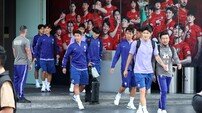 [사커토픽] 무의미한 미국 출국길 전세기에, 수년째 해결 미룬 초상권 문제까지…갈등의 불씨 안고 떠난 홍명보호, 북중미 여정은 출발부터 꼬였다