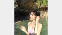 정소민, 발리서 비키니 자태 공개…청순미 반전 [DA★]