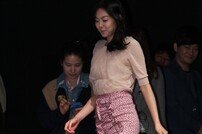 [SD포토] 김민희, S라인 돋보이는 ‘타이트’한 패션