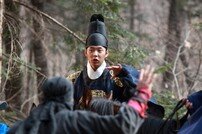 [SD포토] ‘내 명을 따르라!’ 왕세자 박유천, 진두지휘
