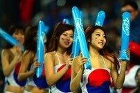 [포토] WBC ‘한국-대만’ 미녀들, 초미니배꼽티 ‘흔들’